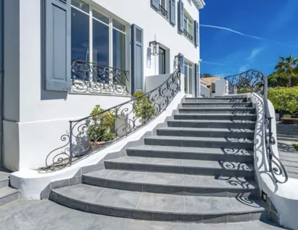Estee Lauder- French Villa