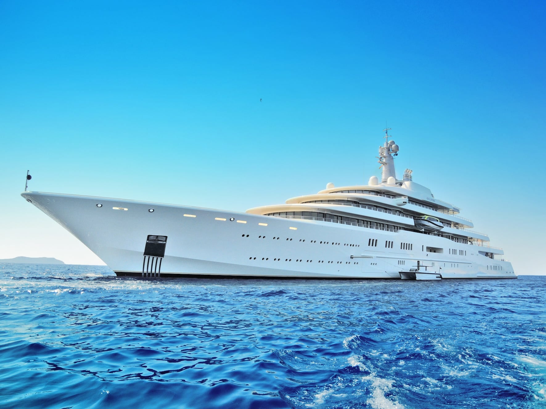 How To Charter A Yacht