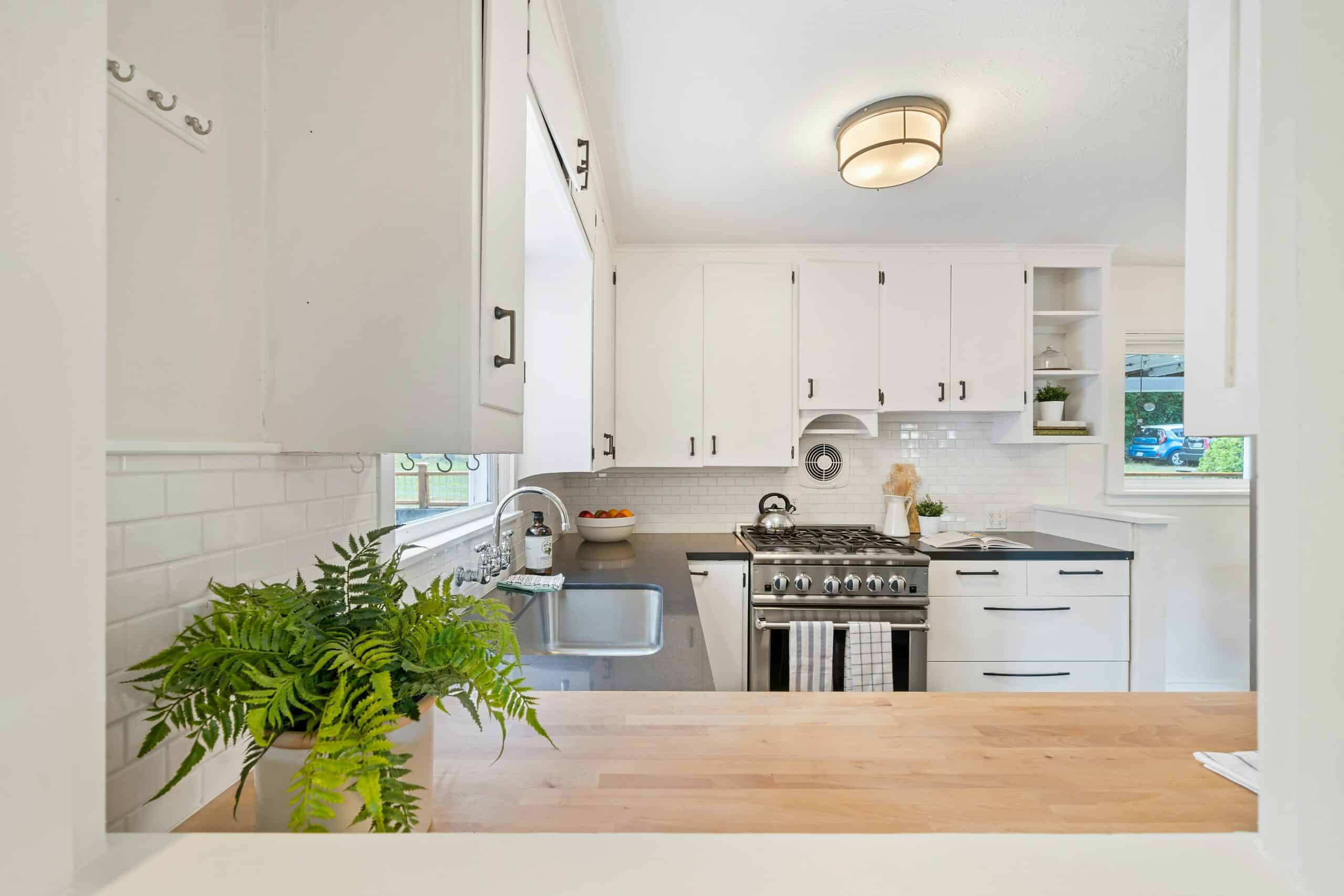 How to Make the Most of a Small Kitchen Space How to Make the Most of a Small Kitchen Space