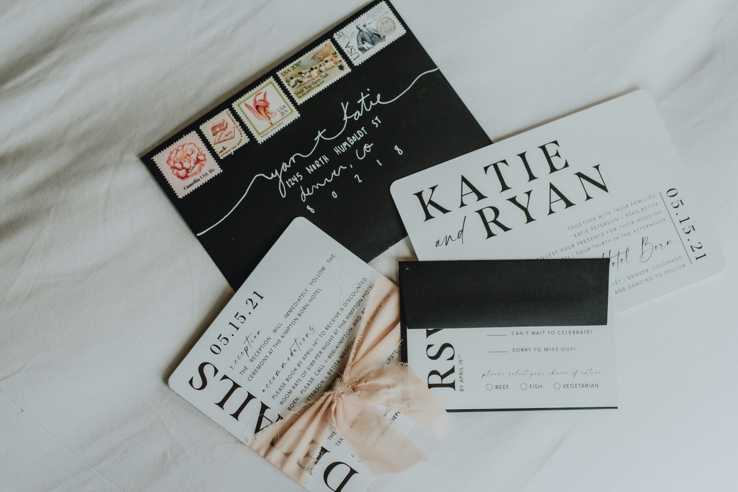 How To Find Cheap Wedding Invitations That Still Impress