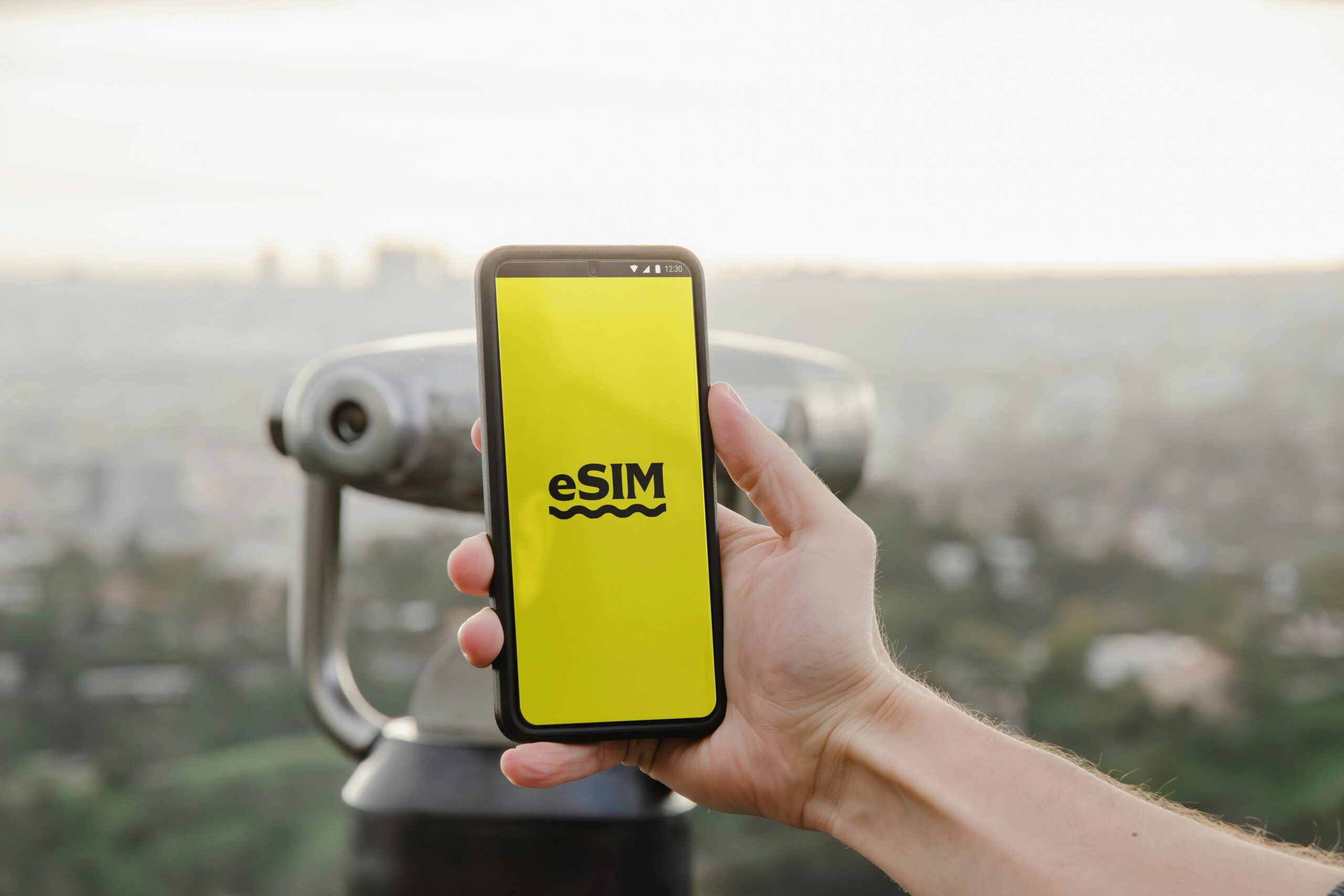 Top 5 Reasons Digital Nomads Choose eSIMs for Working Remotely in Australia