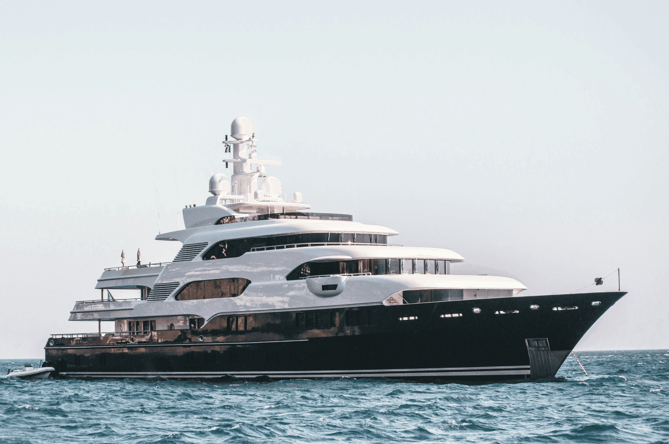 Yacht Outfit Ideas for the Perfect Dubai Yacht Party Yacht Outfit Ideas for the Perfect Dubai Yacht Party