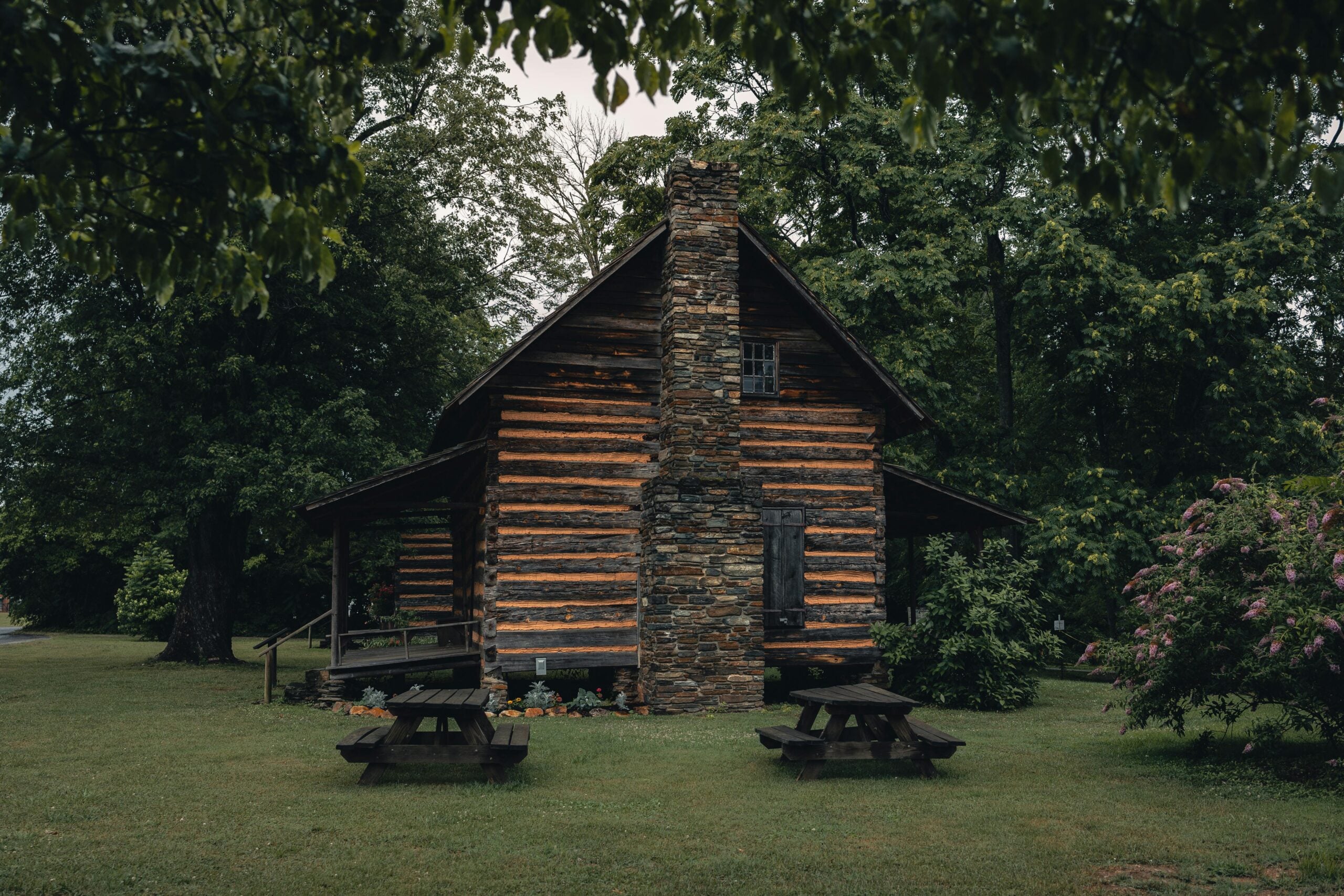 The Allure of Mountain Escapes: Reconnecting With Nature The Allure of Mountain Escapes: Reconnecting With Nature