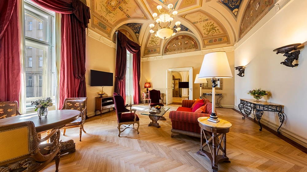 Carlo IV Hotel