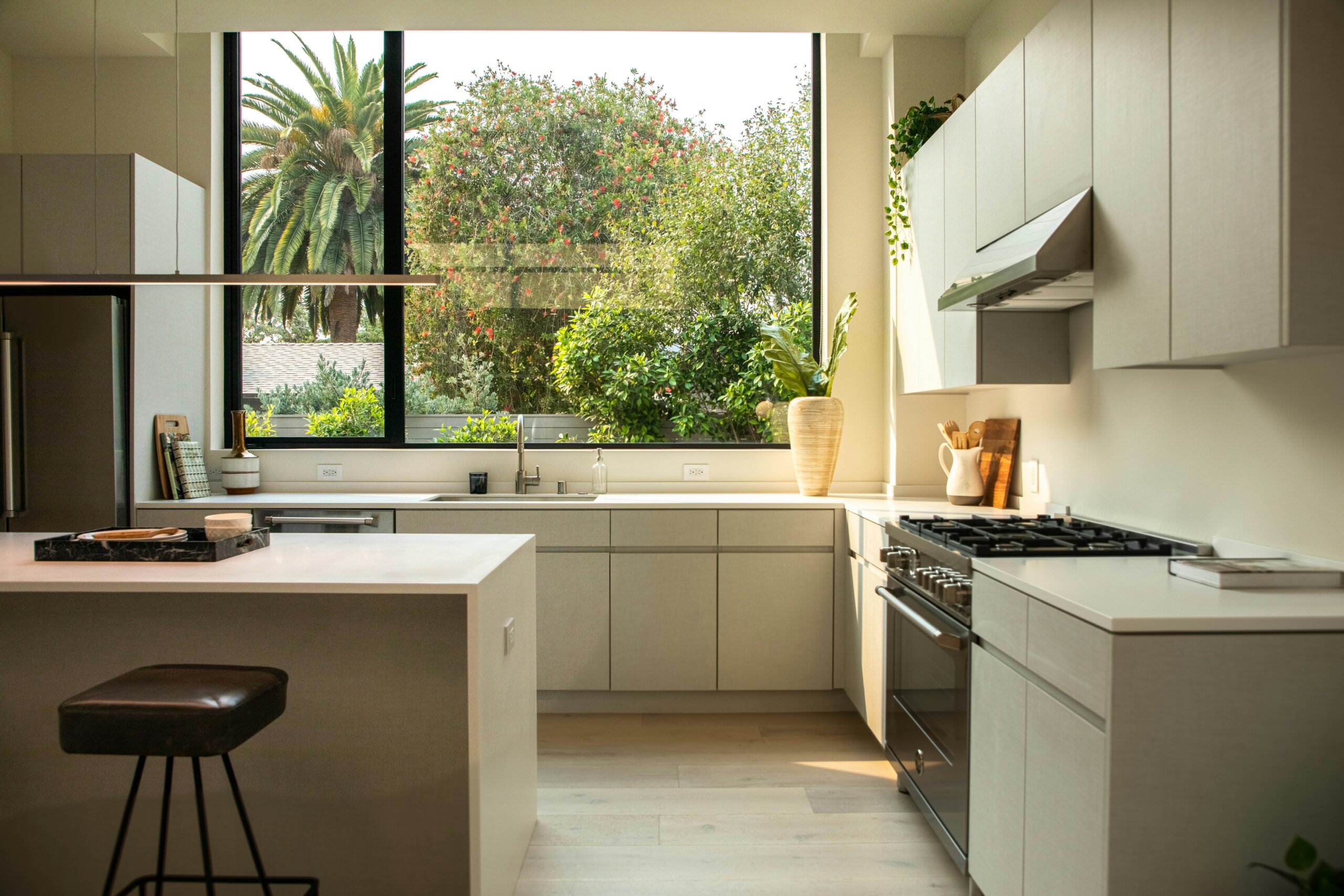 Modern Hosting: Designing a Home That’s Made for Gathering (and Still Feels Like You)