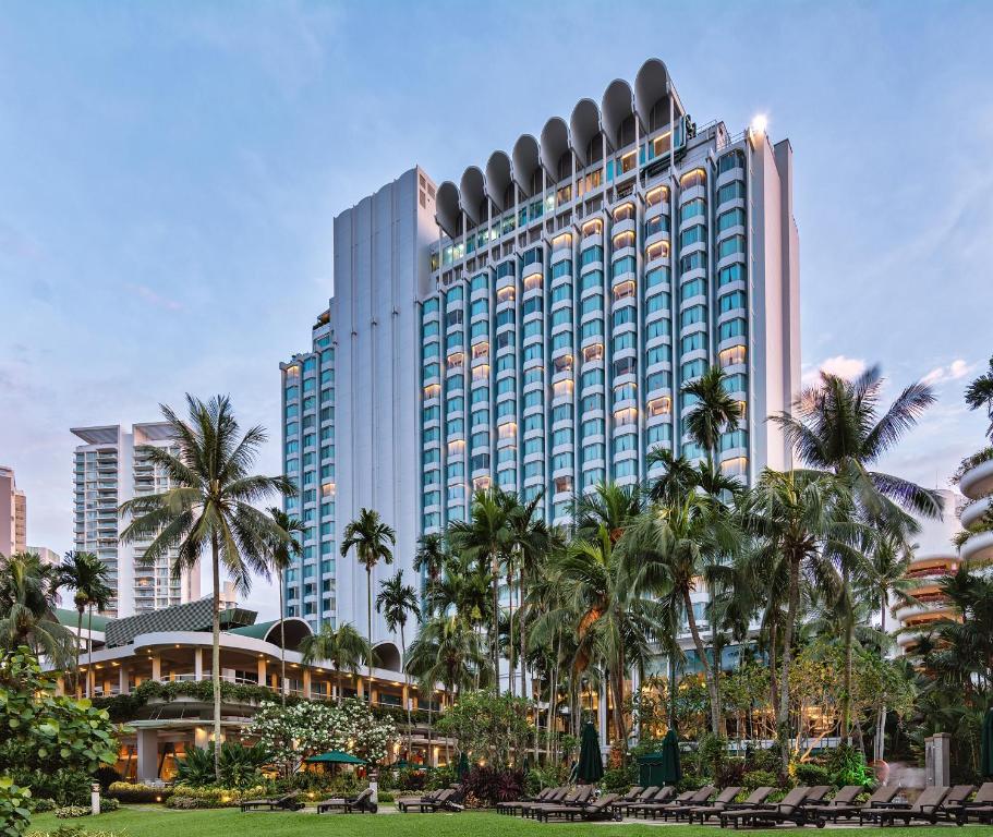 Shangri-La Hotel Singapore exterior