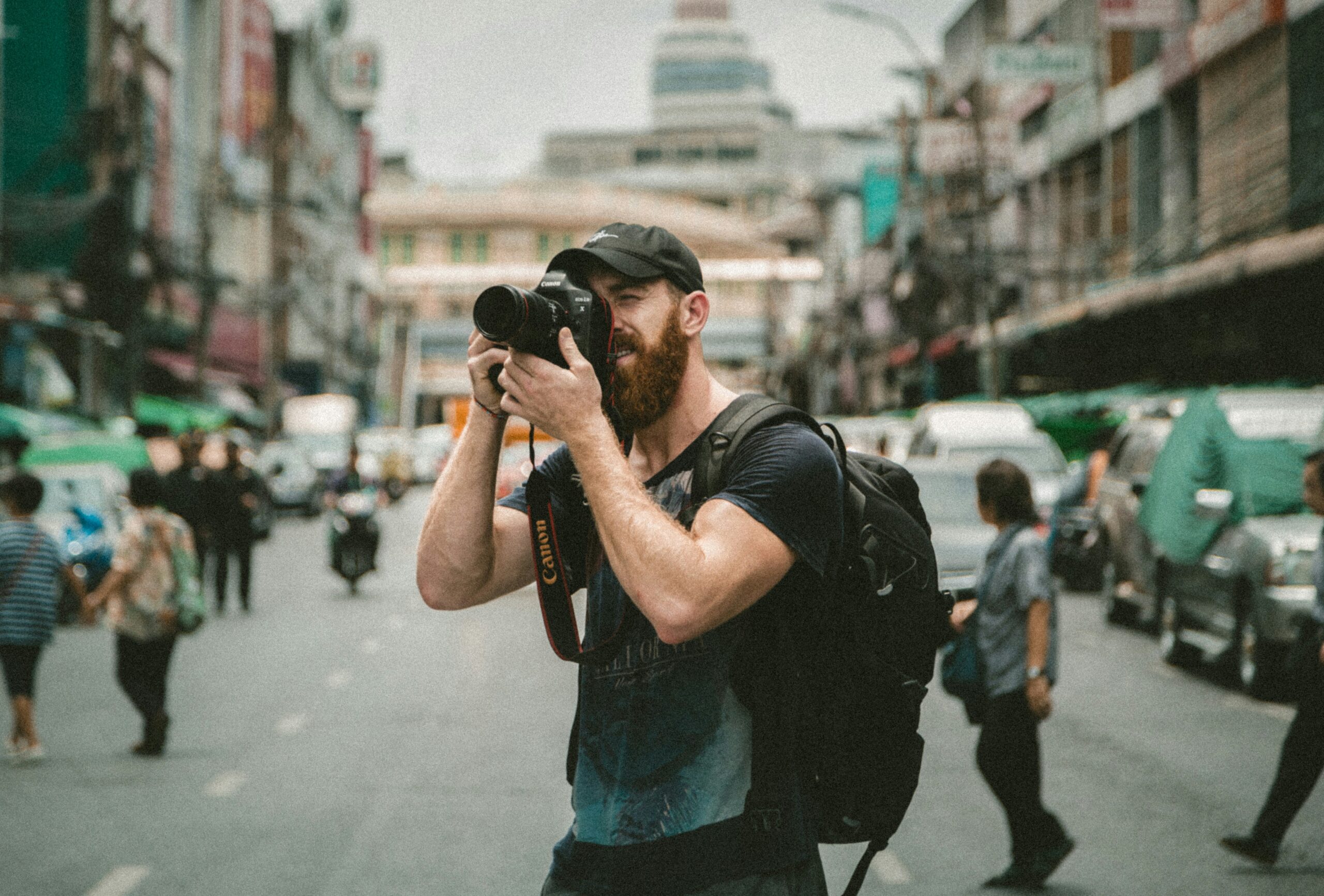 How to Plan a City Portrait Session That Still Feels Like a Holiday